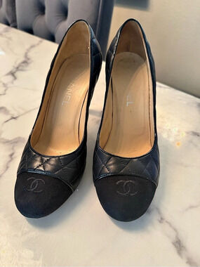 Chanel Quilted Cap Toe Heels EU 39